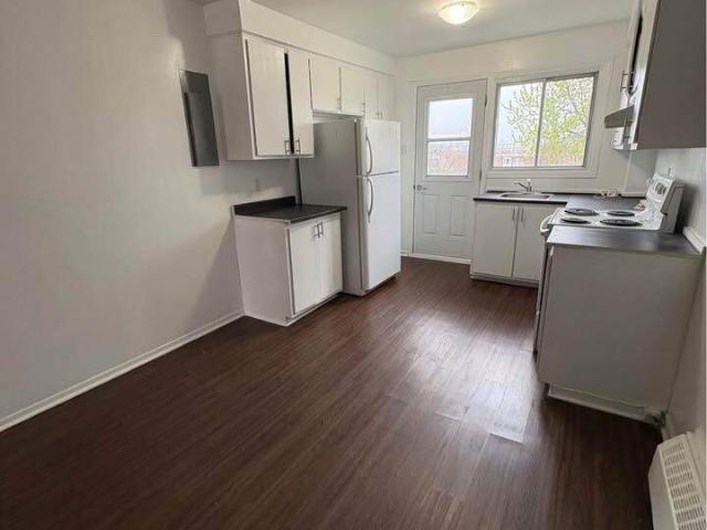 Appartement à Louer 7841 Av. Trémolières Anjou H1K 1C5, Anjou Montréal 8 photos | Logis Québec
