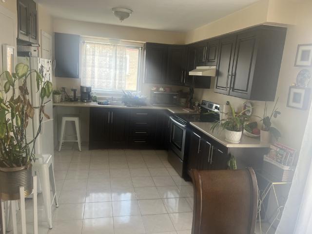Appartement à Louer 7073 Goncourt, Anjou Montréal 4 photos | Logis Québec
