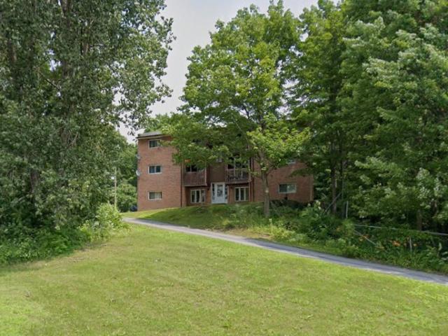 Appartement à Louer 70 Rue Latour, Buckingham Gatineau 7 photos | Logis Québec