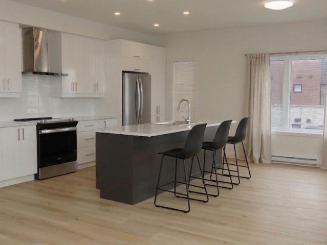 Appartement à Louer 84, rue P. J. Lemoyne, Saint Polycarpe 13 photos | Logis Québec