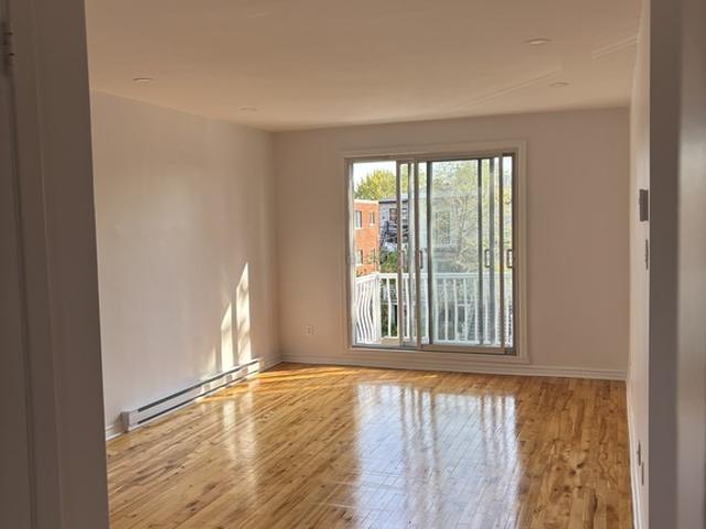 Appartement à Louer 8869 dufrost, Saint Léonard Montréal 10 photos | Logis Québec