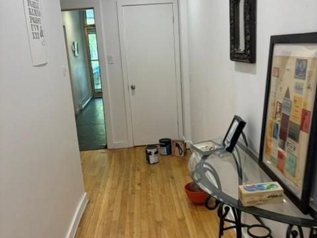 Appartement à louer – 800 pi² 1 700 $/mois – Disponible dès maintenant H2L 3M7 – En face du parc La Fontaine, en plein cœur du Plateau Très bel appart