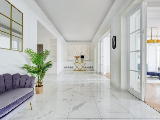 Appartement à louer, 8 pièces Paris 75008