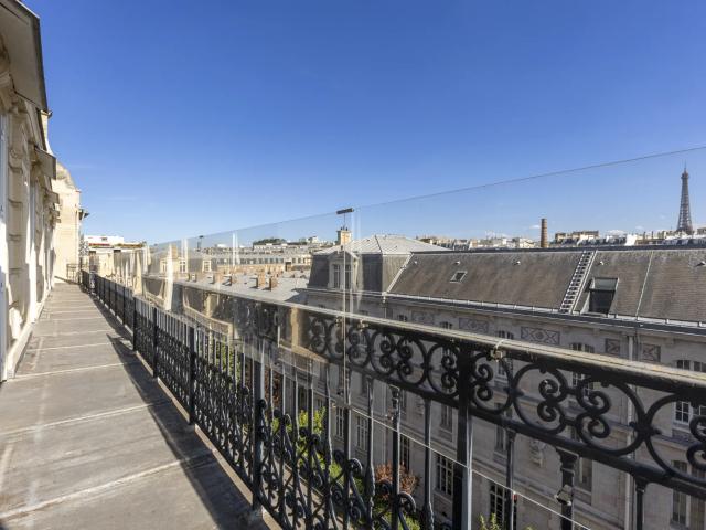 Appartement à louer 8 pièces 320,00 m² | Paris 75116 MAIRIE DU 16E | 11 800 € | Junot