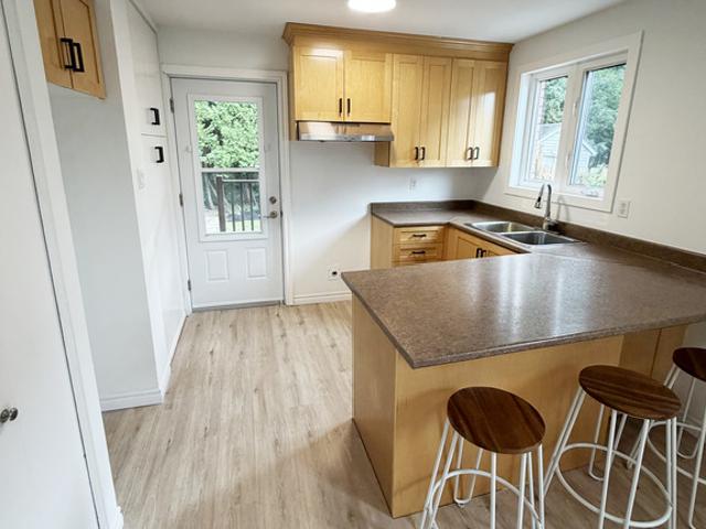 Appartement à Louer 980 Boulevard Jacques Cartier Nord, Les Nations Sherbrooke 12 photos | Logis Québec