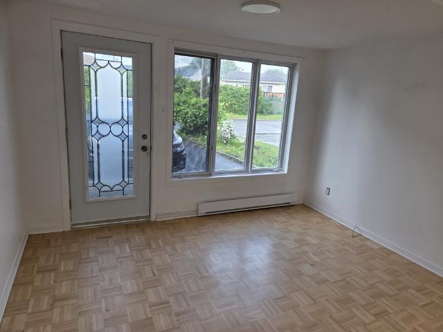 Appartement à Louer 930a Rue Jean Louis, Terrebonne Terrebonne 8 photos | Logis Québec