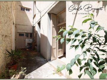 Appartement à rénover 50m2 avec cour et cave Céret 66400