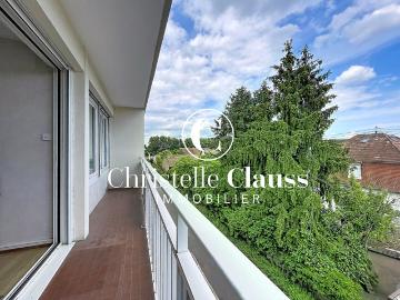Appartement à rénover avec 3 terrasses, garage et cave
