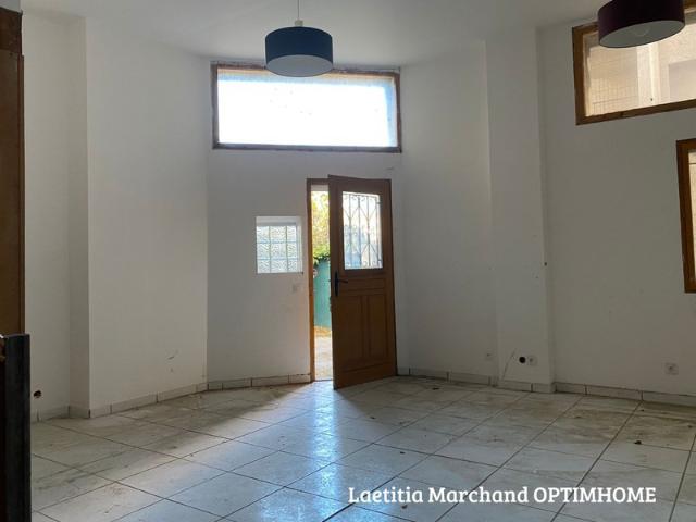Appartement avec terrasse à rénover GROS POTENTIEL à PRADES 66