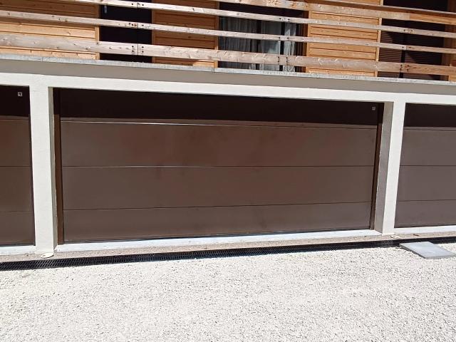 Villard de Lans.Appartement à rénover avec garage double,local