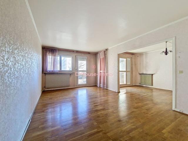 Appartement à vendre 4 pièces de 88.8 m² au cœur de la Résidence Les Petits Gris à Plaisir Yvelines 78370 loggia, box, cave, ascenseur Proche écoles et commerces
