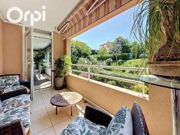 Appartement À Vendre 4 pièces + garage et stationnement exté. 108m² Antibes