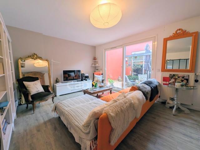 Appartement à vendre 5 pièces BORDEAUX BASTIDE STALINGRAD JARDIN BOTANIQUE 33
