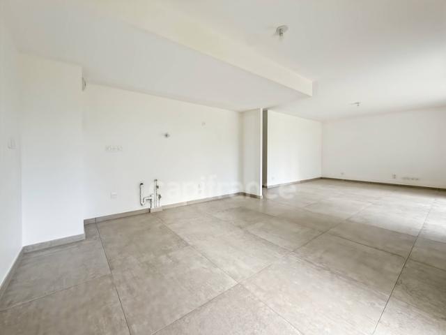Appartement à vendre 5 pièces DIVONNE LES BAINS 01 108m2 terrasse, jardin clos, cave, 1 garage fermé