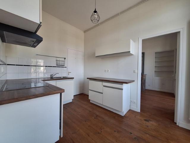 Appartement à vendre 5 pièces LAVAL CENTRE 53