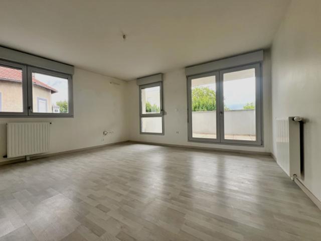 Appartement à vendre 2 pièces avec terrasse et parking
