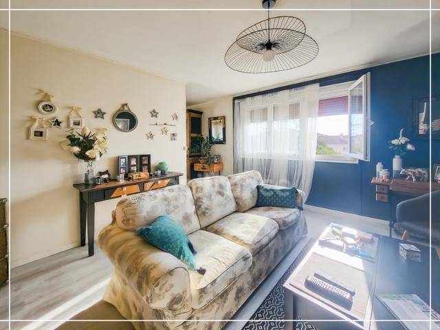 Appartement à vendre 3/4 pièces, cave et parking