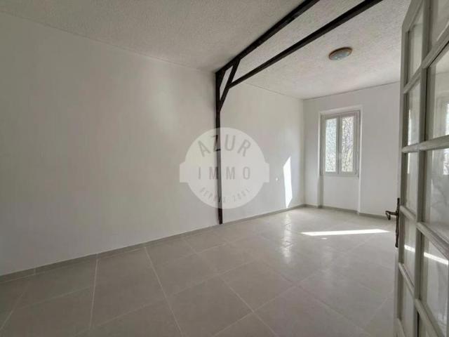 Appartement à vendre type 3/4 65.48m² au 3ème étage sur Roquevaire