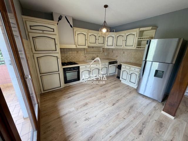 Appartement à vendre à Saint Jean de Maurienne Duplex 5 pièces avec garage, cave et ascenseur