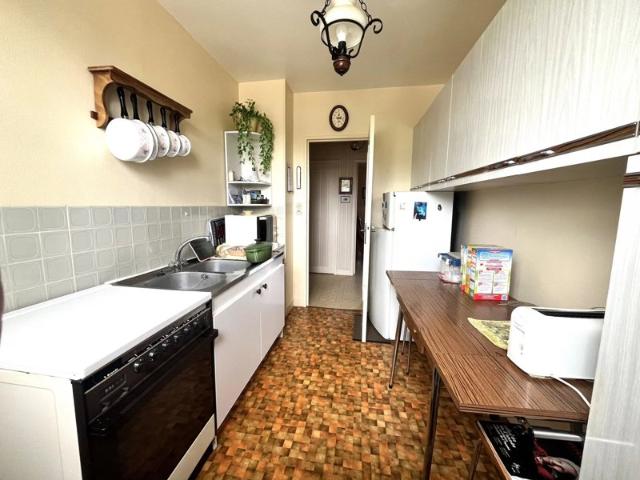 Appartement à vendre RDC surélevé à rafraîchir