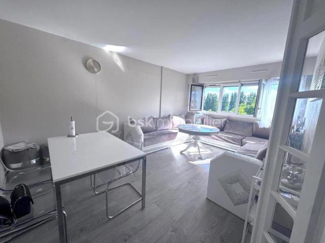 Appartement à 6min à pied RER B