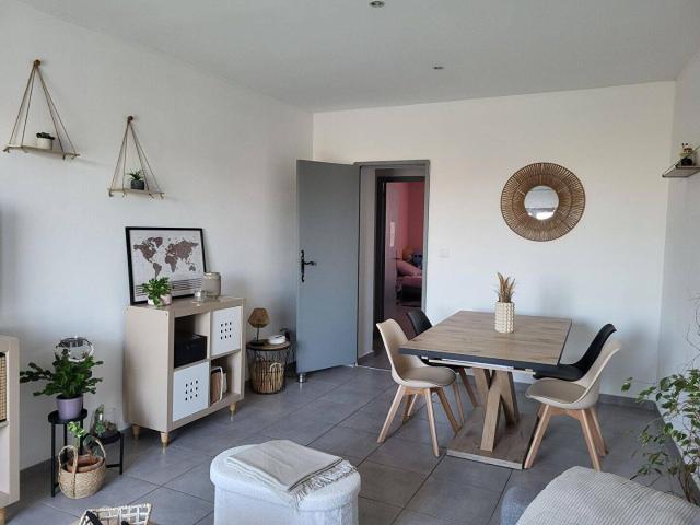 Appartement Agde 3 pièces. Vue sur l'Hérault
