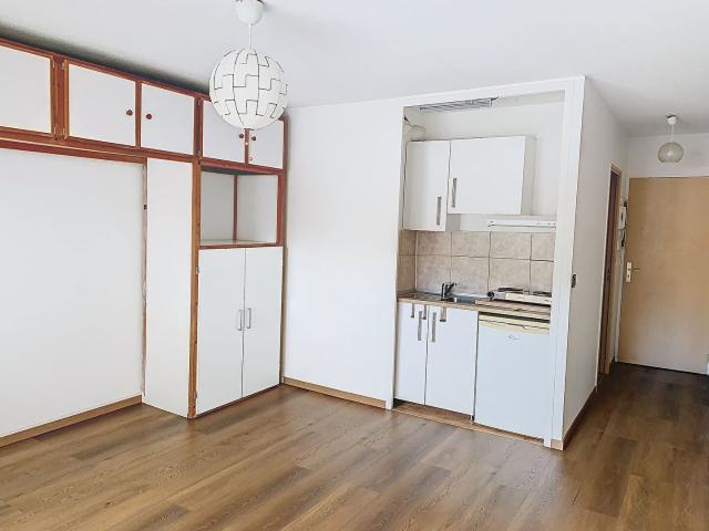 Appartement Aix En Provence 1 pièce s 23.16 m2 balcon parking privé Résidence Sécurisée