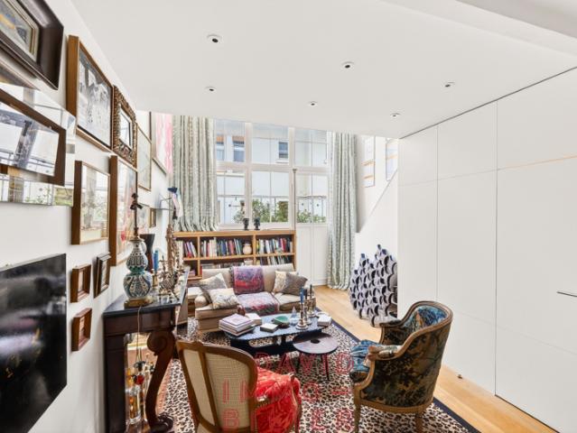 Appartement atelier 2 pièces à Paris 75018, avenue Junot