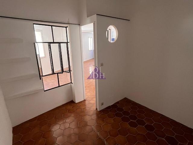 Appartement atypique de type mini loft avec entrée indépendante