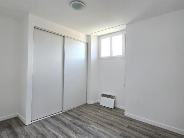 Appartement au 2ème étage d'une résidence au centre ville de Saint Palais