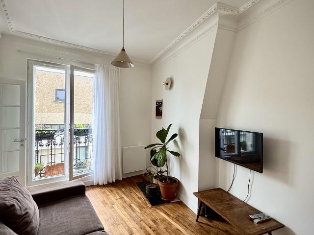 Appartement au bord du bassin de la Villette, 45m2