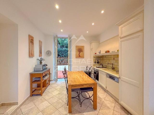 Appartement au calme à deux pas des plages 52m² Antibes