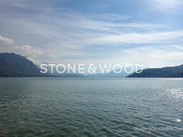 Appartement au dernier étage face au lac d'Annecy 110m² Annecy