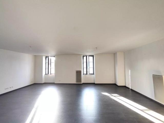 Appartement au premier étage avec trois chambres et jardin 104m² Salies de Béarn