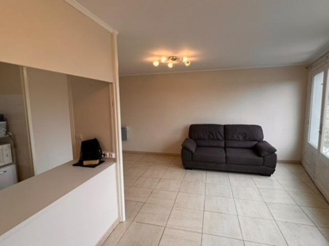 APPARTEMENT AU PREMIER ETAGE
