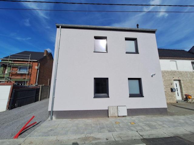 Appartement au rdc 1 chambre avec terrasse et jardin 750€