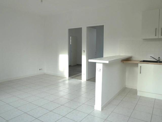 Appartement au RDC dans une impasse À Louer