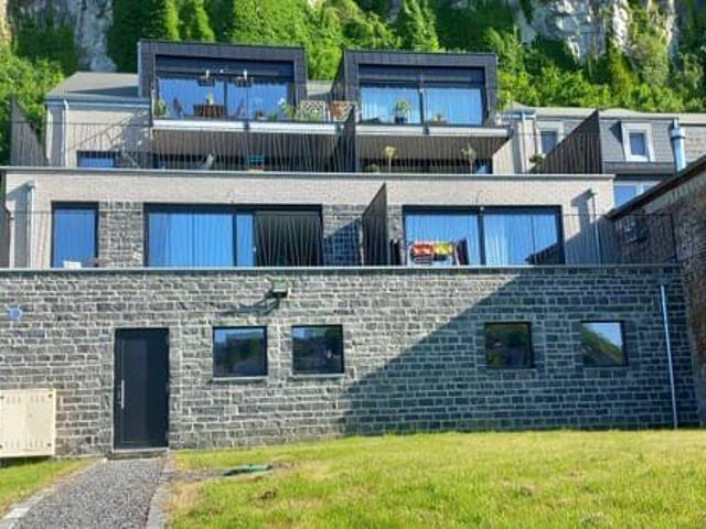 APPARTEMENT AU REZ 100M2 AVEC TERRASSE 15M2 VUE MEUSE
