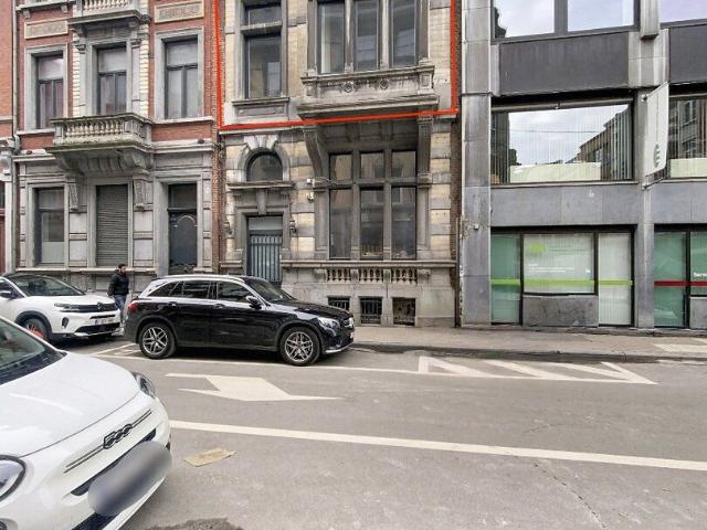 APPARTEMENT AVEC MEZZANINE AU COEUR DE NAMUR