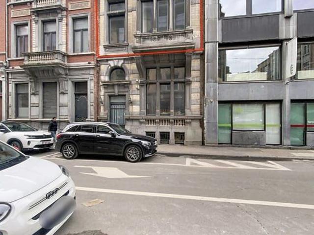 APPARTEMENT AVEC MEZZANINE AU COEUR DE NAMUR