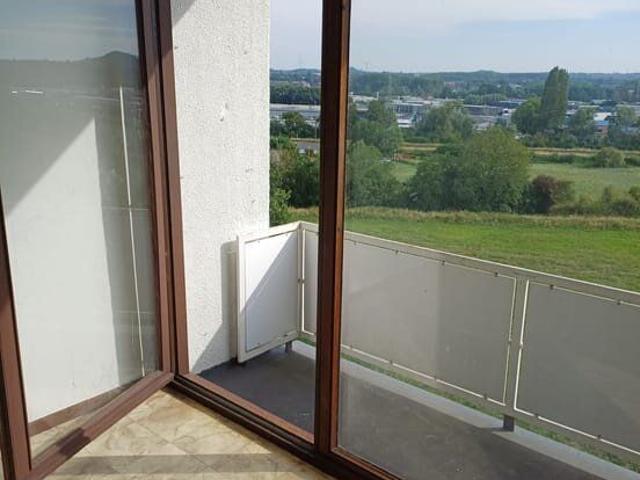 Appartement avec balcon 8ème étage dans un espace verdoyant