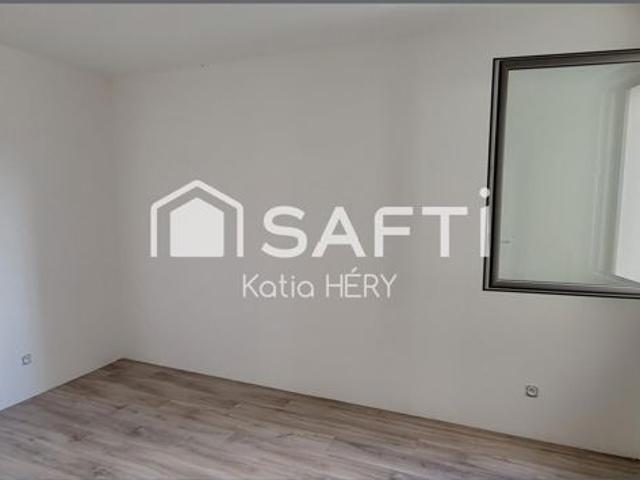 Appartement avec balcon, cave, 2 parkings