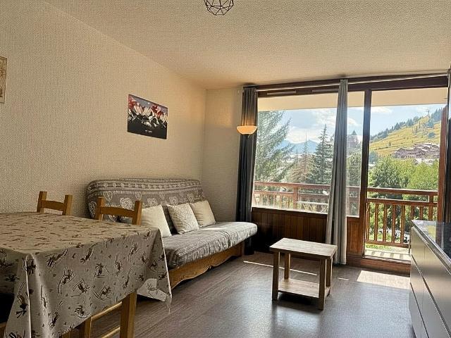 Appartement avec balcon centre de station