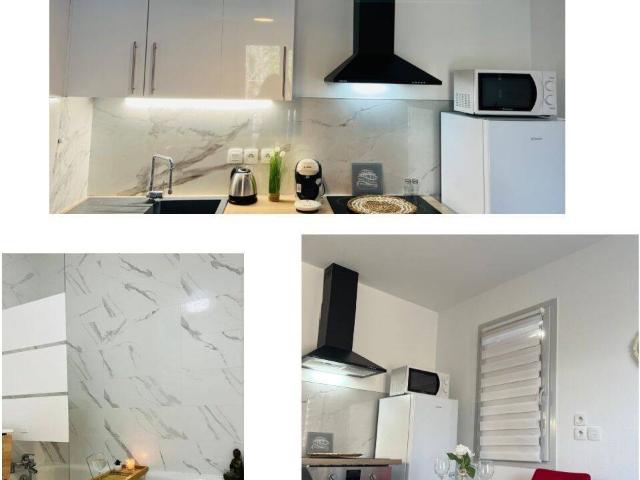Appartement avec balcon, double parking,cave et piscine