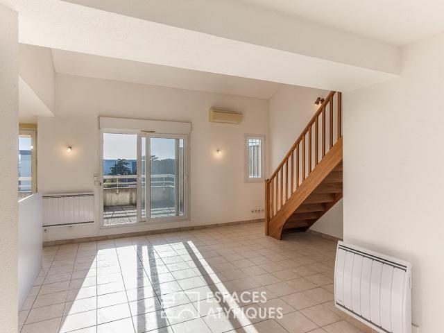 Appartement avec beaux volumes, terrasse et garage en centre. 112m² Montélimar