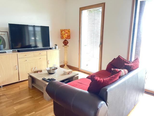 Appartement avec beau balcon terrasse, dans résidence récente
