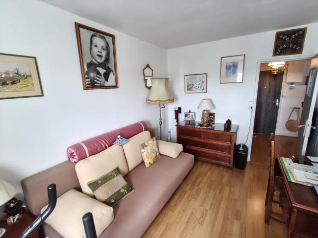 Appartement avec belle pièce de vie et deux chambres en très bon état
