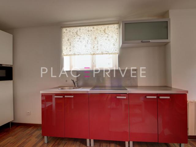 Appartement avec entrée indépendante et stationnement
