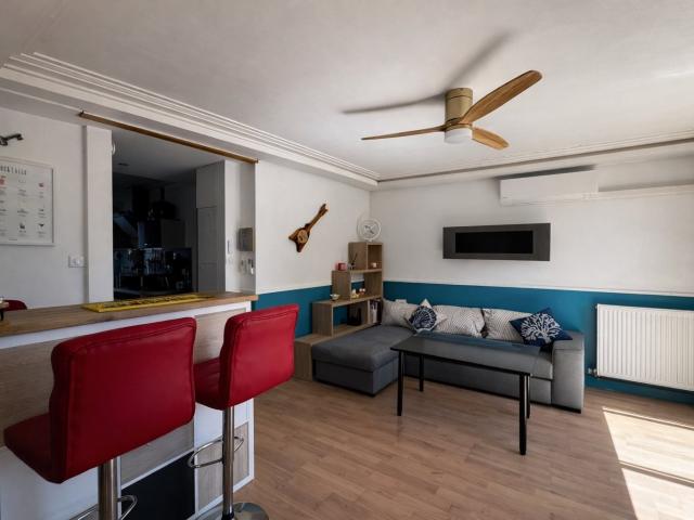 Appartement avec garage, balcon et cave.Proche remparts d'A. 72m² Avignon