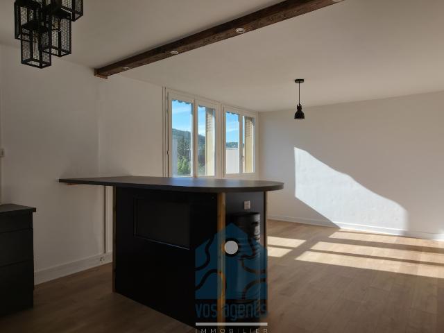 Appartement avec garage, cave et espace de stockage